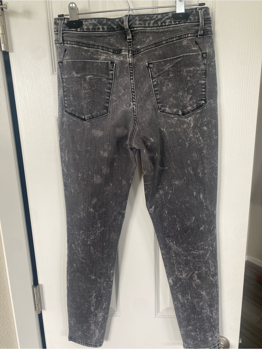 Mossimo charcoal wash distressed denim high rise jeggings Sz 6/28 - Picture 3 of 15